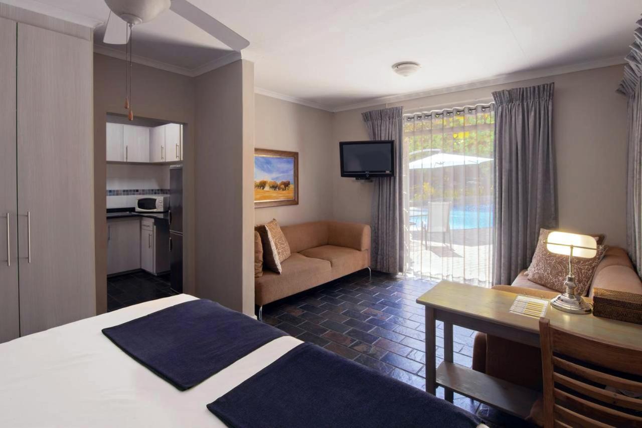 Amoris Guest House-Lynnwood Pretoria Bagian luar foto