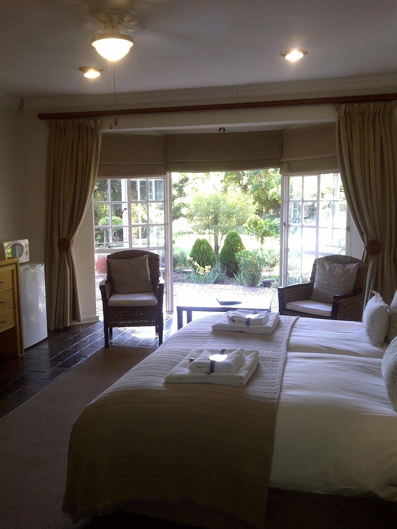 Amoris Guest House-Lynnwood Pretoria Bagian luar foto