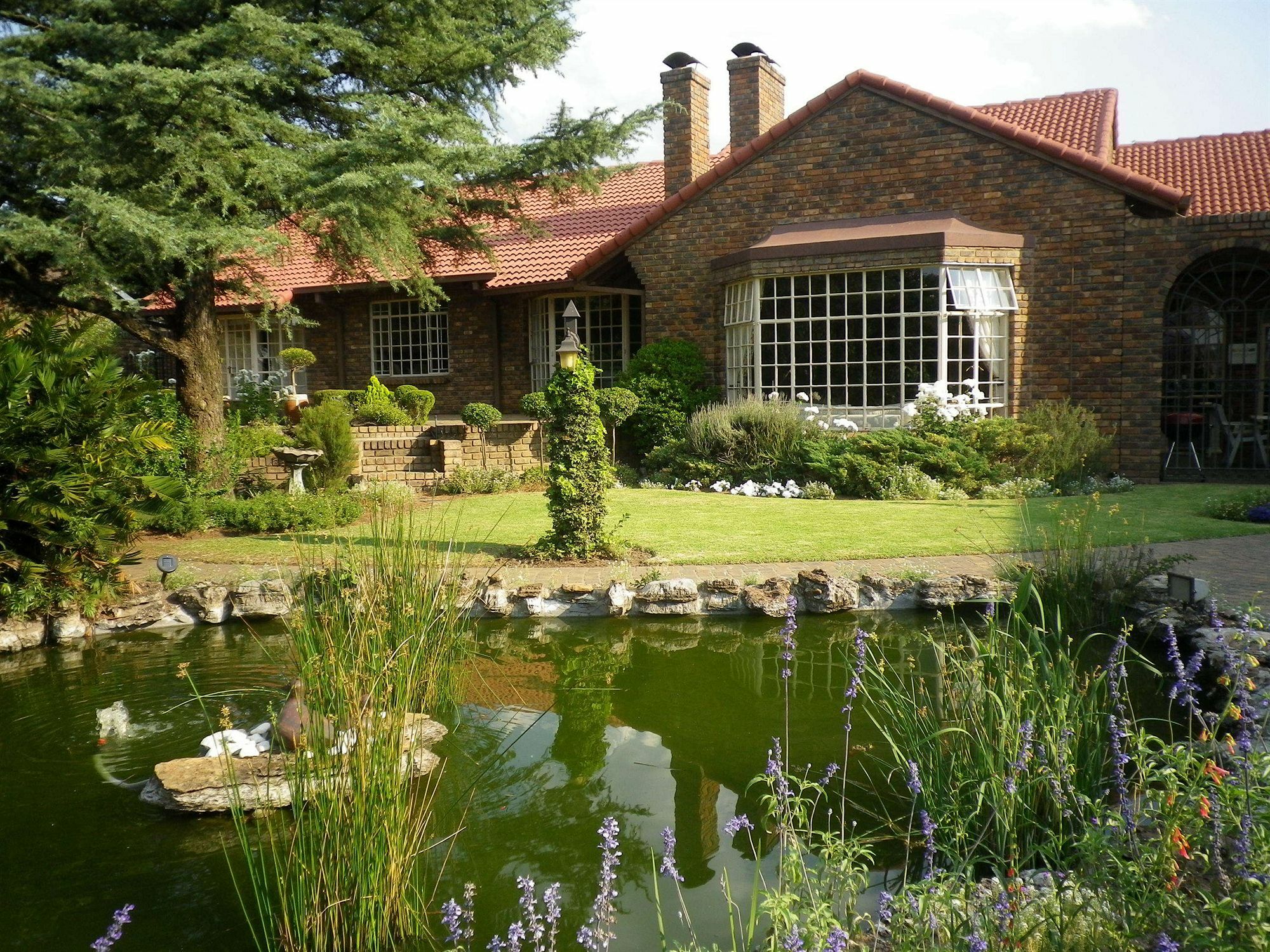Amoris Guest House-Lynnwood Pretoria Bagian luar foto