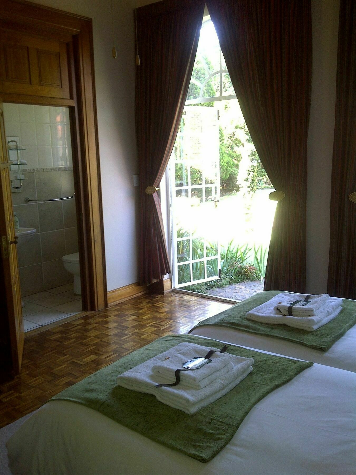Amoris Guest House-Lynnwood Pretoria Bagian luar foto